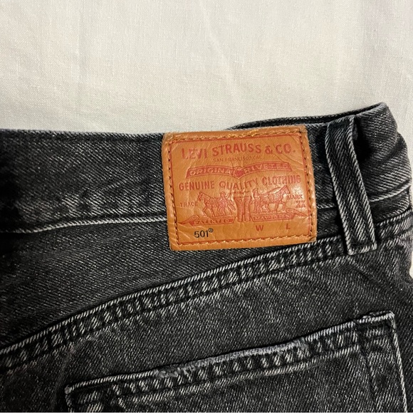 Levi’s 501 denim shorts - Picture 4 of 5